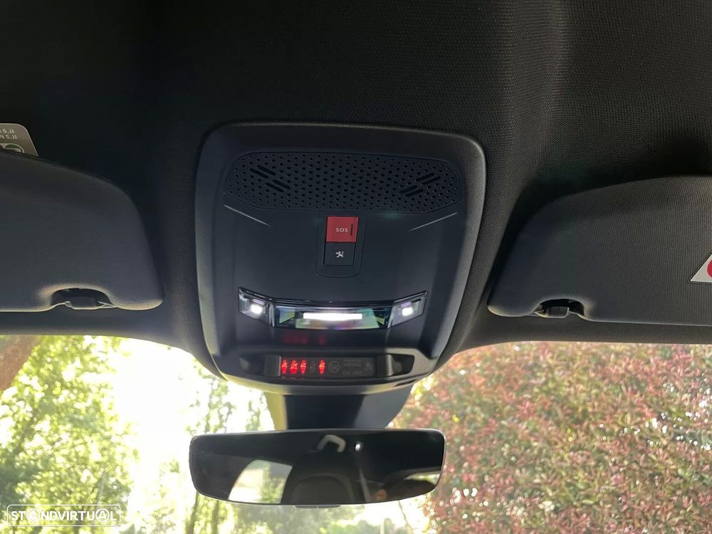 Peugeot 2008 PureTech 130 EAT8 GT - 24