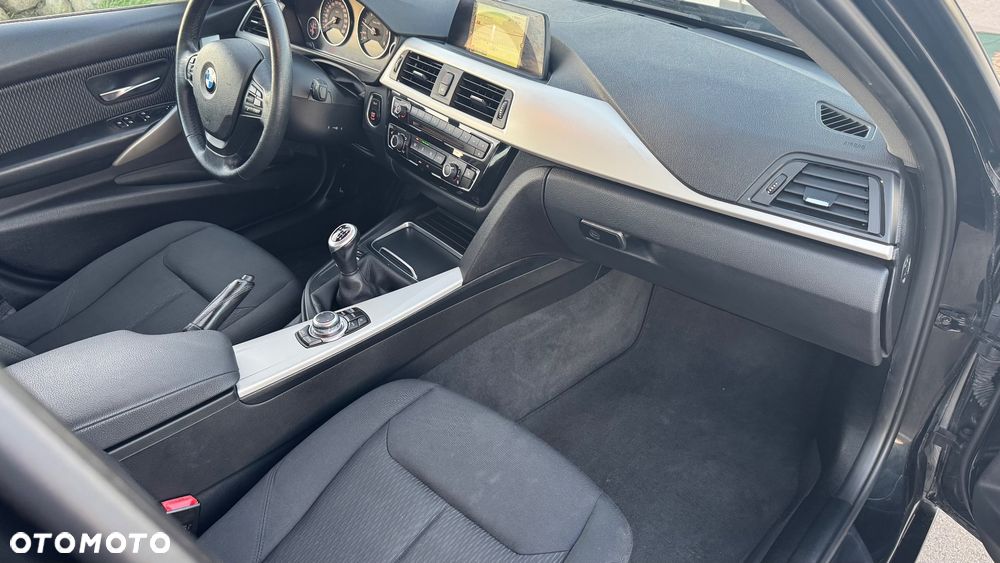 BMW Seria 3 316d Sport Line Shadow - 17