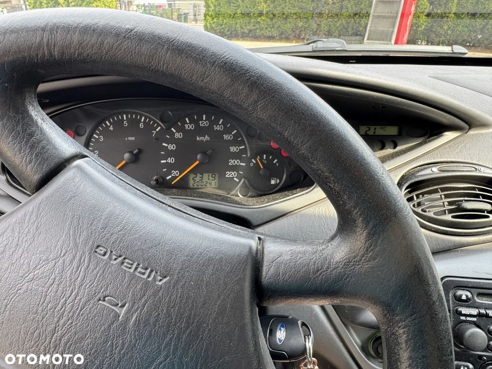 Ford Focus 1.6 Comfort - 7