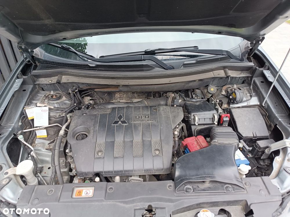 Mitsubishi Outlander 2.2 DID Intense + - 10