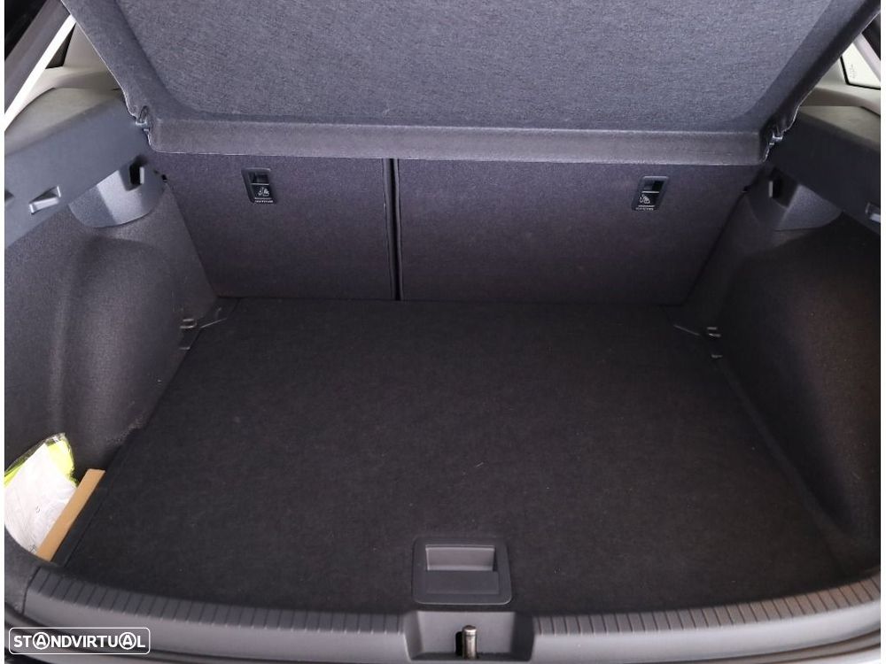 VW Taigo 1.0 TSI Urban DSG - 11