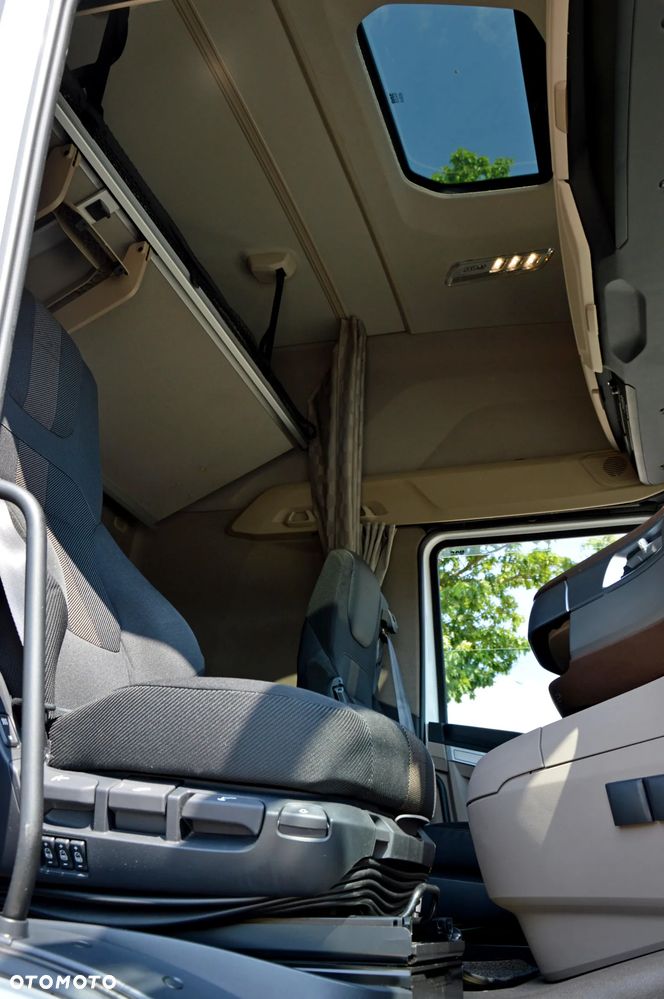 DAF XG+ 530 / ZF INTARDER / ALCANTARA /KLIMA POST. / FULL LED / PNEUMATYCZNY FOTEL PASAŻERA / WENT. FOTEL! - 30