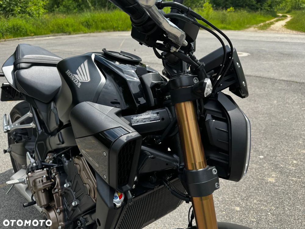 Honda CB - 12