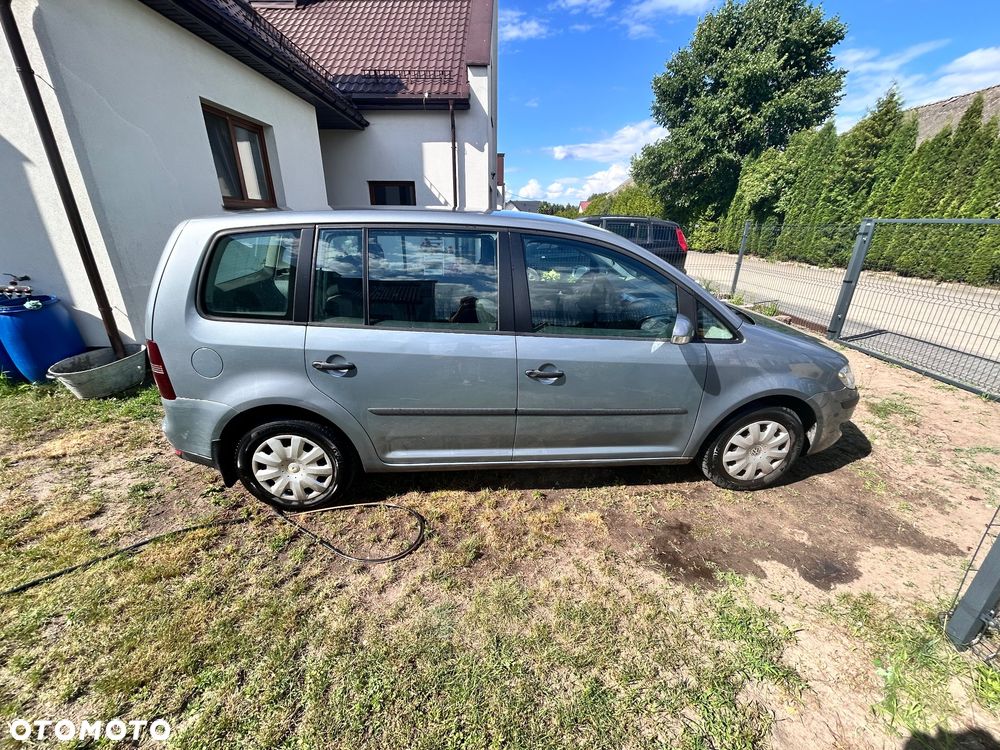 Volkswagen Touran 1.9 TDI Conceptline - 5