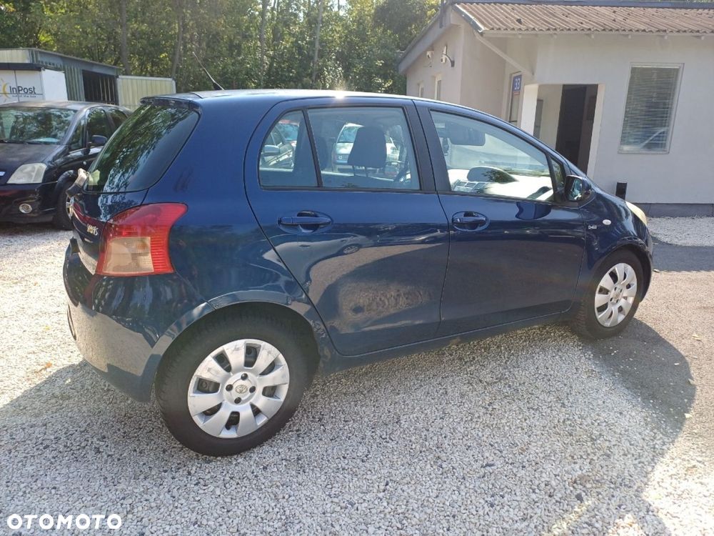 Toyota Yaris - 4