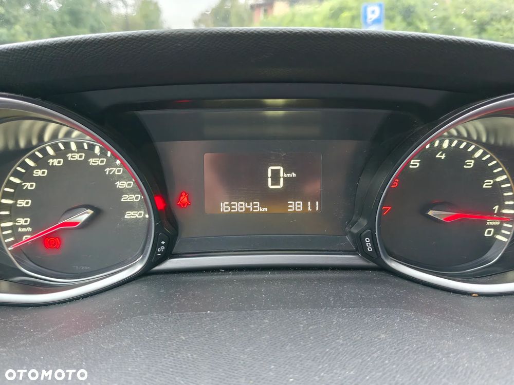 Peugeot 308 130 e-THP Stop & Start Allure - 25