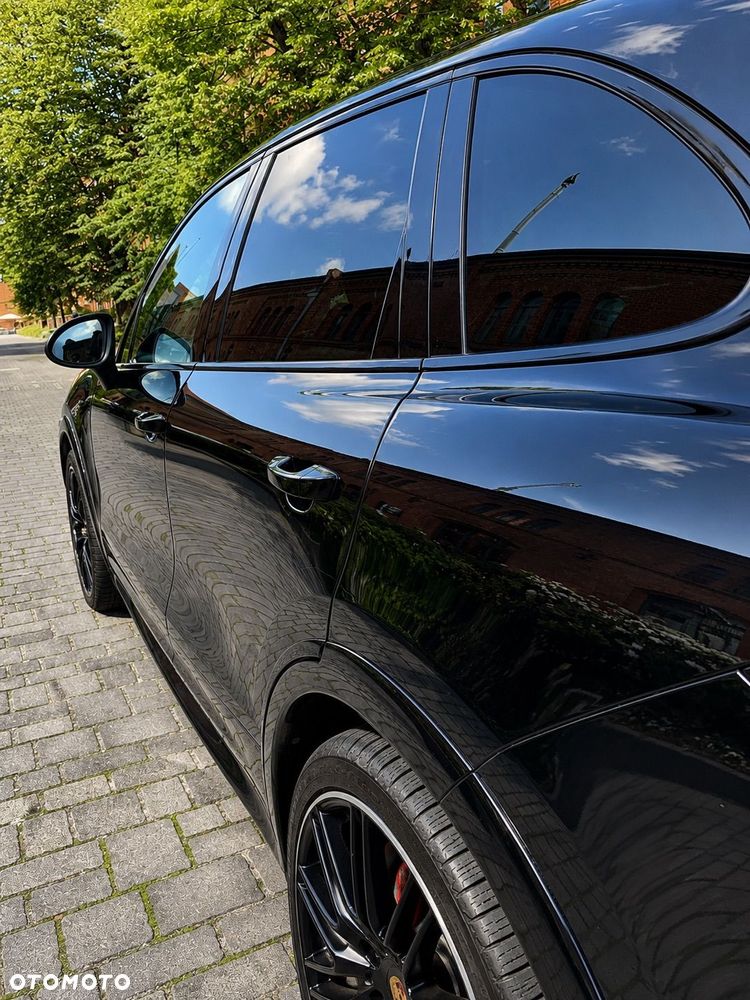 Porsche Cayenne - 16