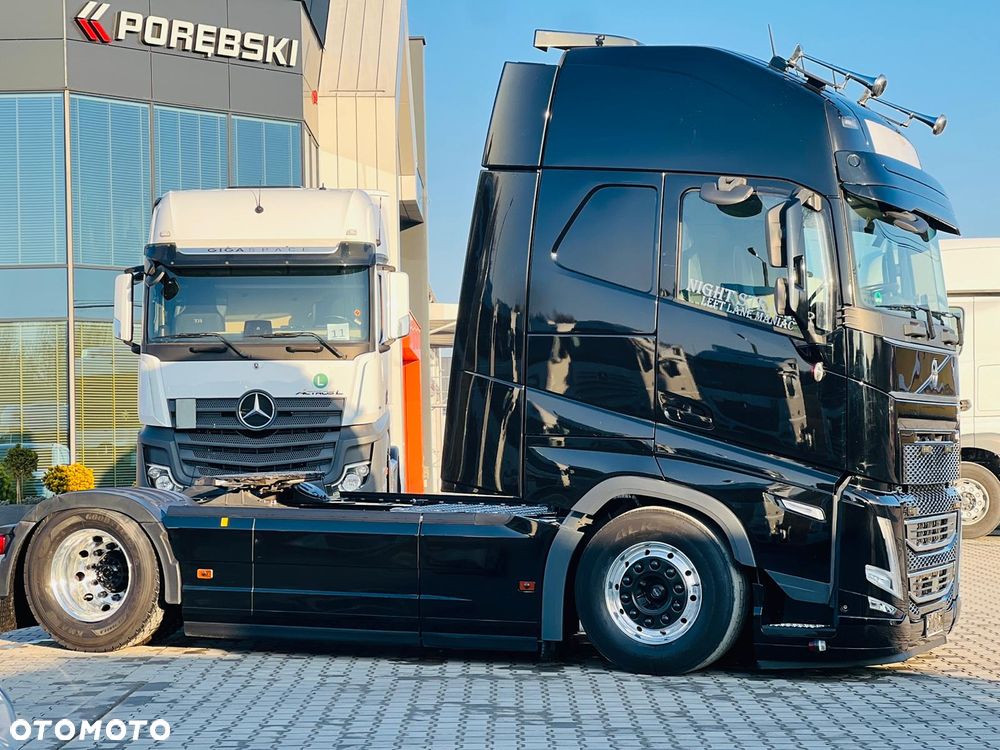 Volvo FH 500 / EURO 6 / RETARDER / 12/2022 / ACC / CAŁE NA PODUCHACH / KLIMA POSTOJOWA / NAVIGACJA / - 2