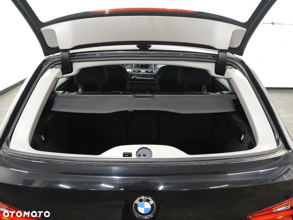 BMW Seria 5 525d xDrive Sport-Aut Modern Line - 22