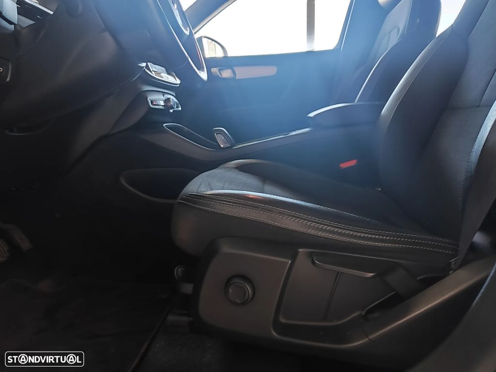 Volvo XC 40 2.0 D3 Momentum Geartronic - 23