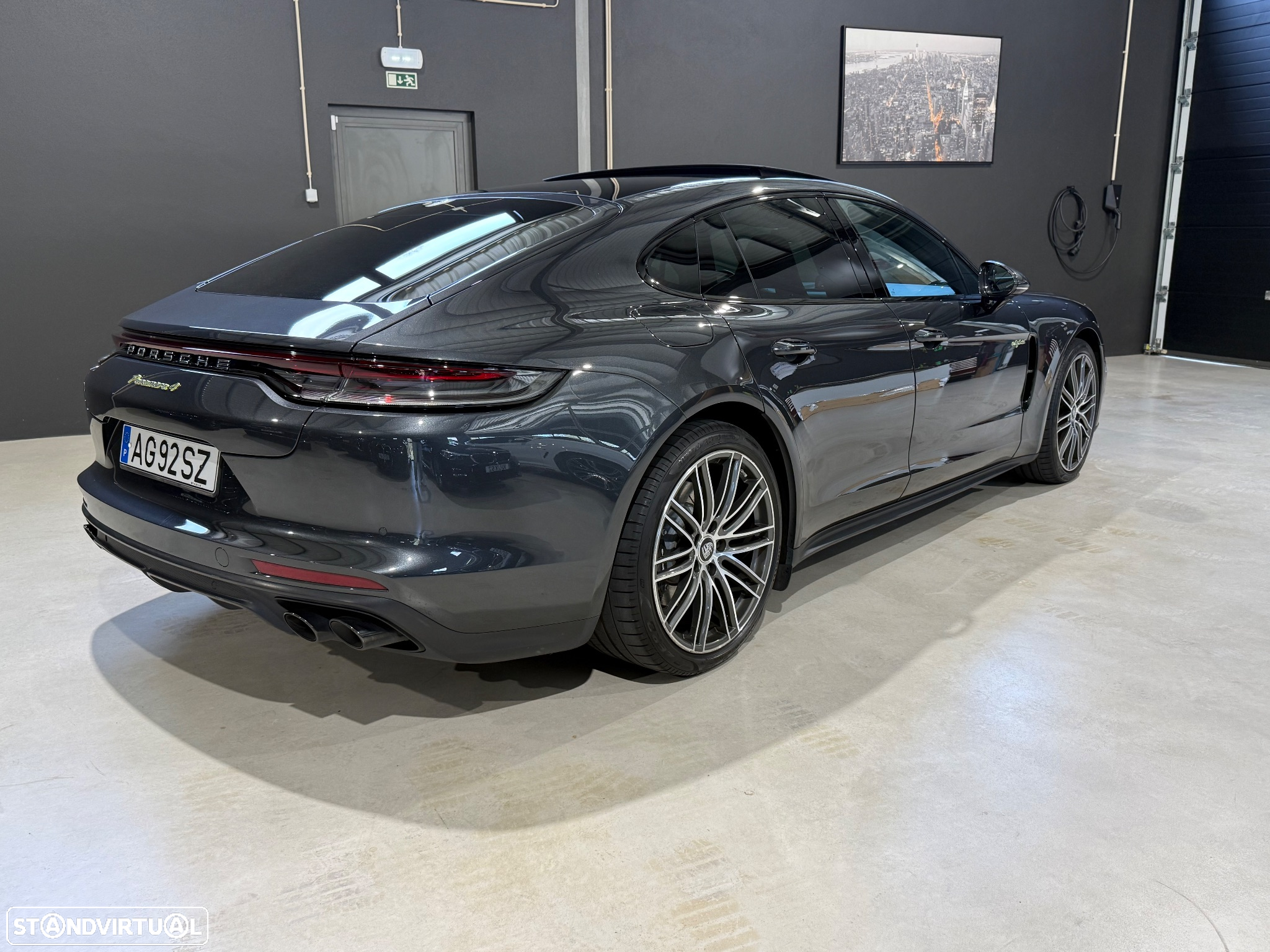 Porsche Panamera 4 E-Hybrid Platinum Edition com PDLS - 13