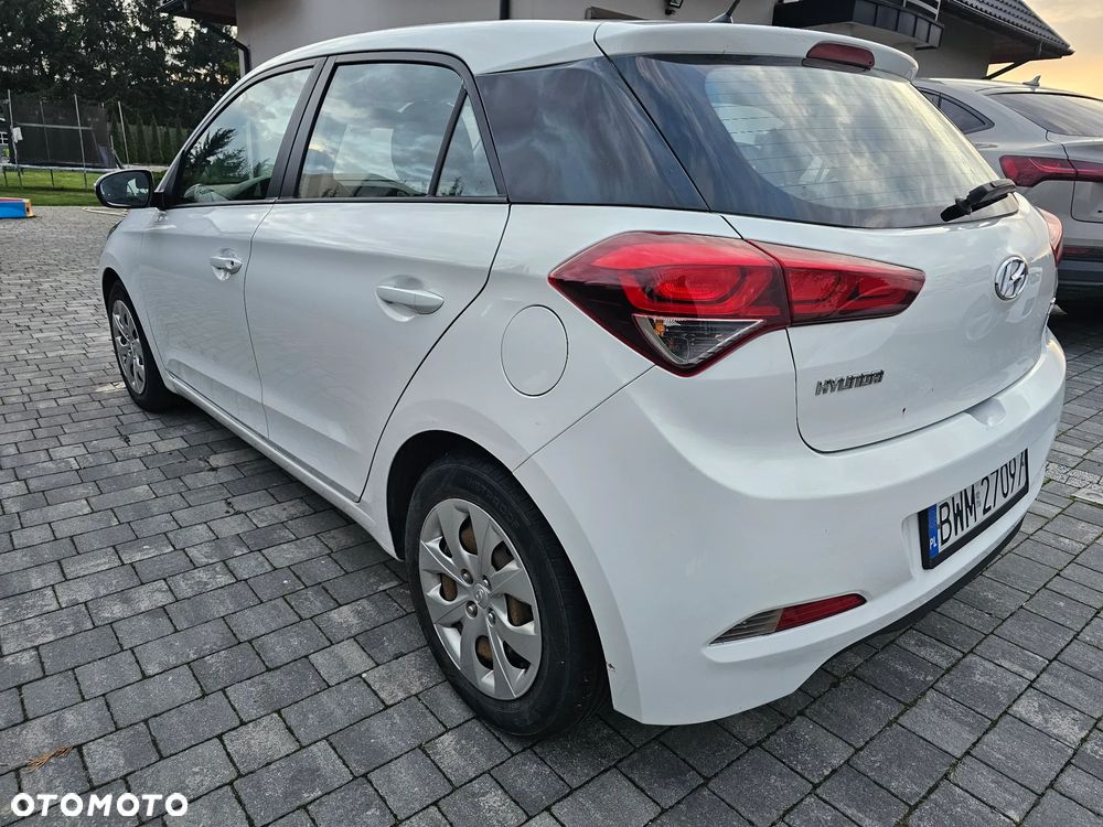 Hyundai i20 1.2 Classic + - 5