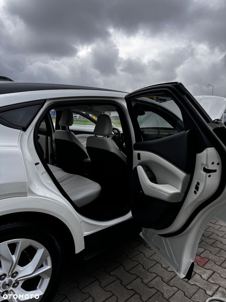 Ford Mustang Mach-E - 21