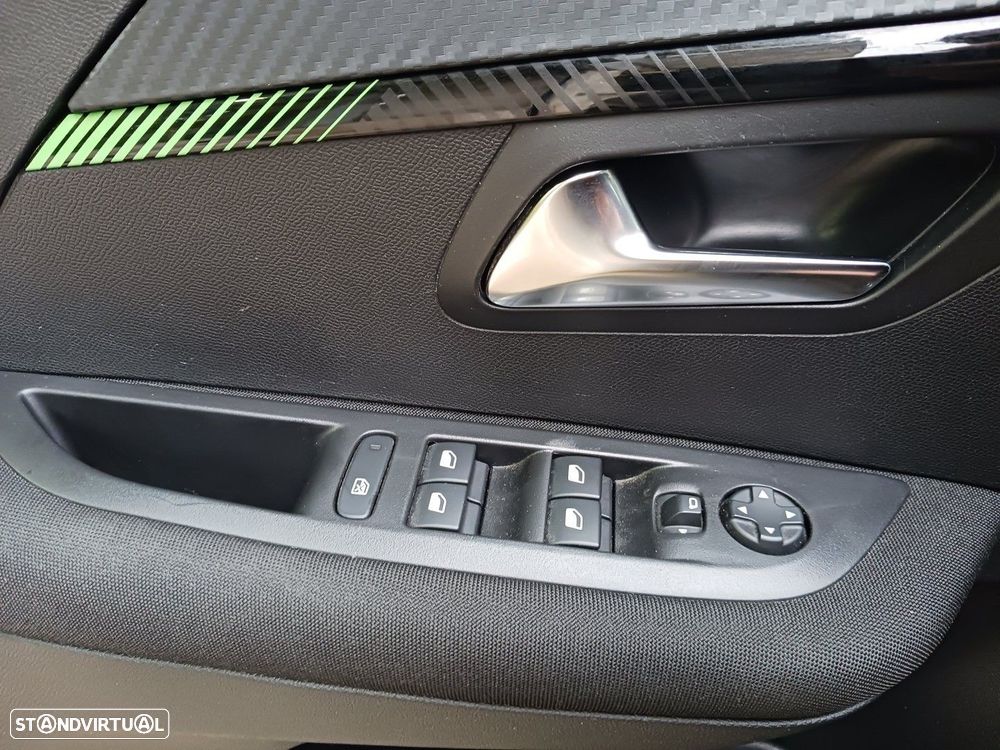 Peugeot 208 1.2 PureTech Active Pack - 25