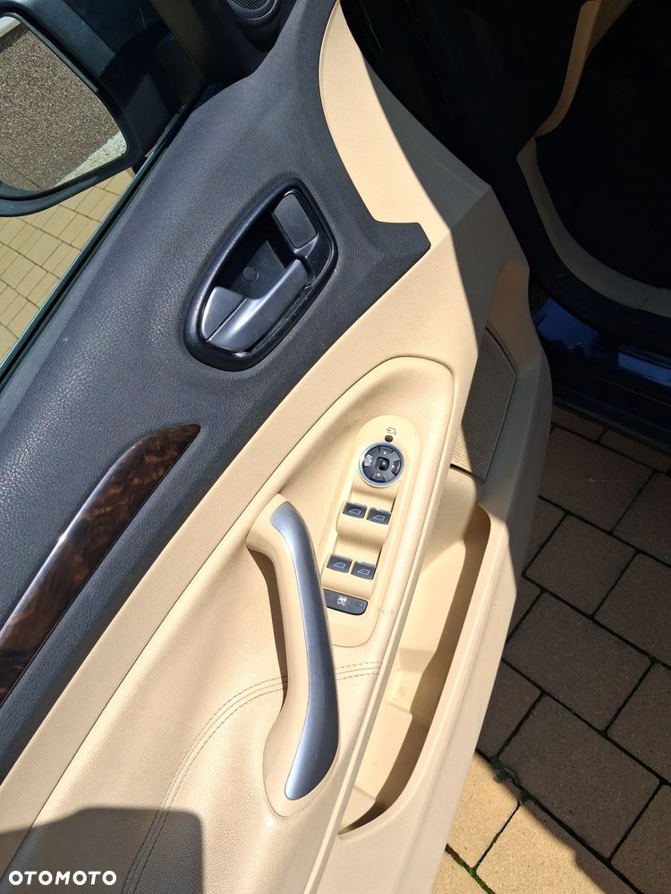 Ford Mondeo 2.0 Ghia - 14
