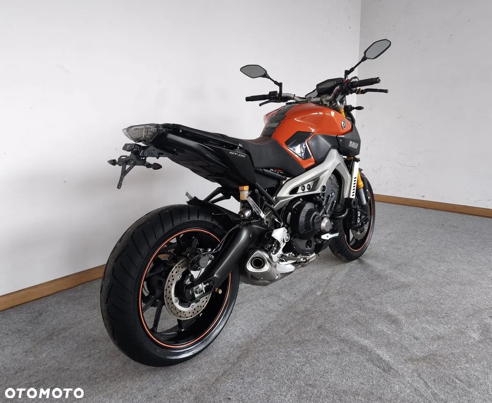 Yamaha MT - 8