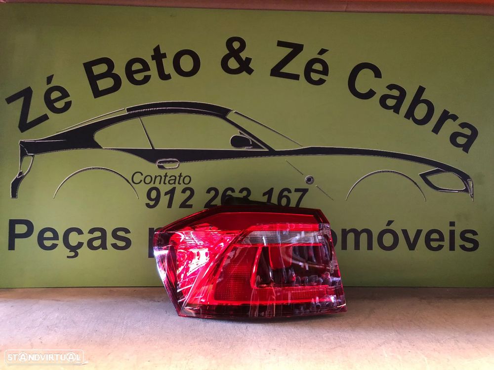 VW GOLF SPORTSVAN FAROLIM ESQ FT045 - 1