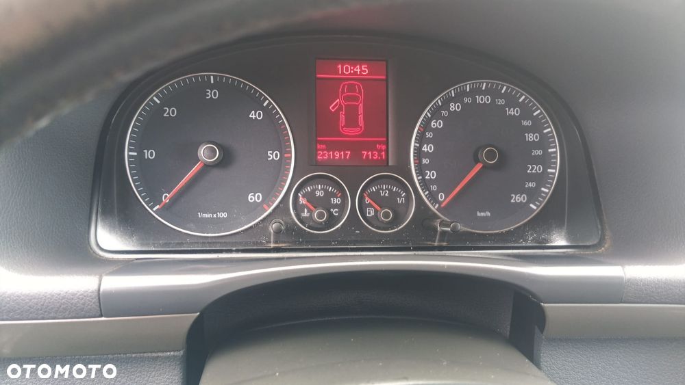 Volkswagen Touran 2.0 TDI DPF Cross - 13