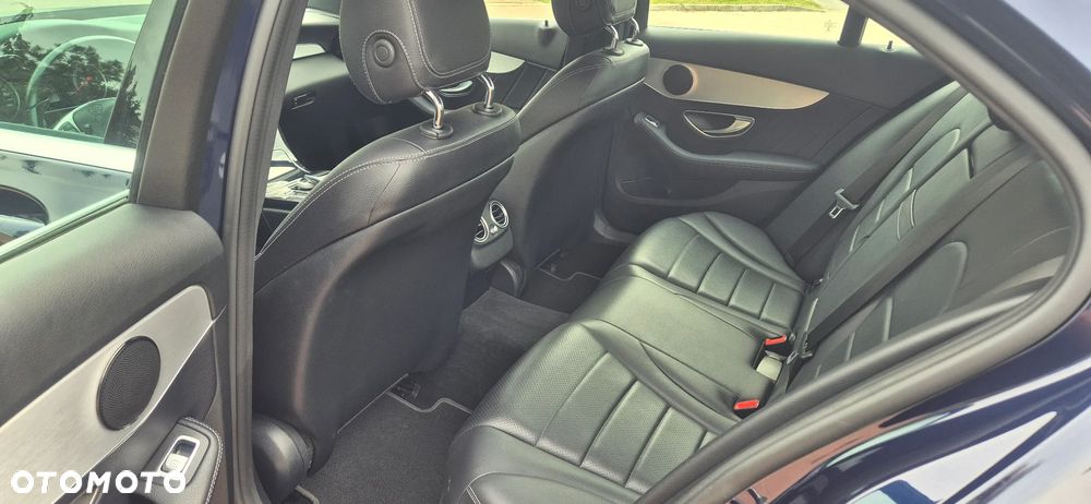 Mercedes-Benz Klasa C 200 d 9G-TRONIC AMG Line - 16