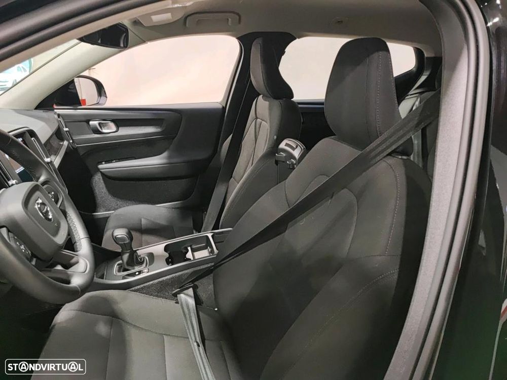 Volvo XC 40 1.5 T2 Momentum - 5