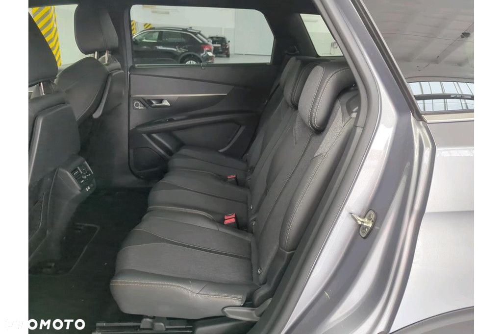 Peugeot 5008 - 11