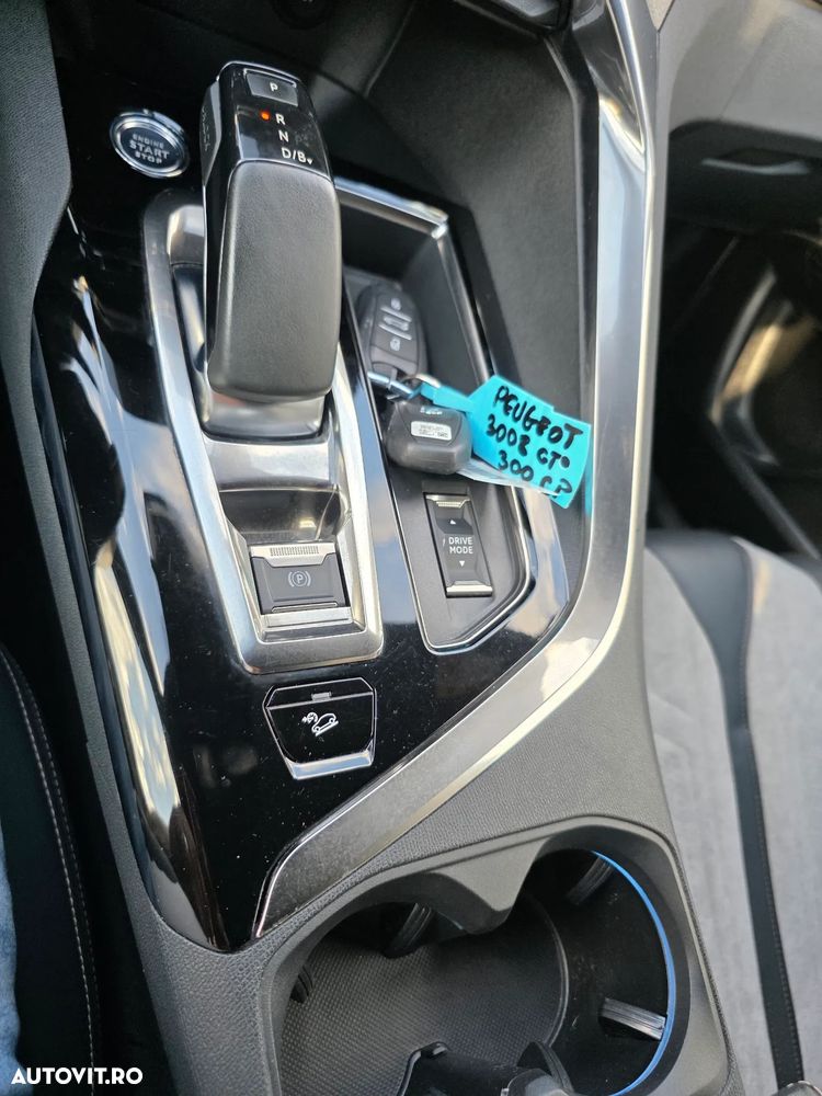 Peugeot 3008 PHEV 300 EAT8 4X4 GT - 26