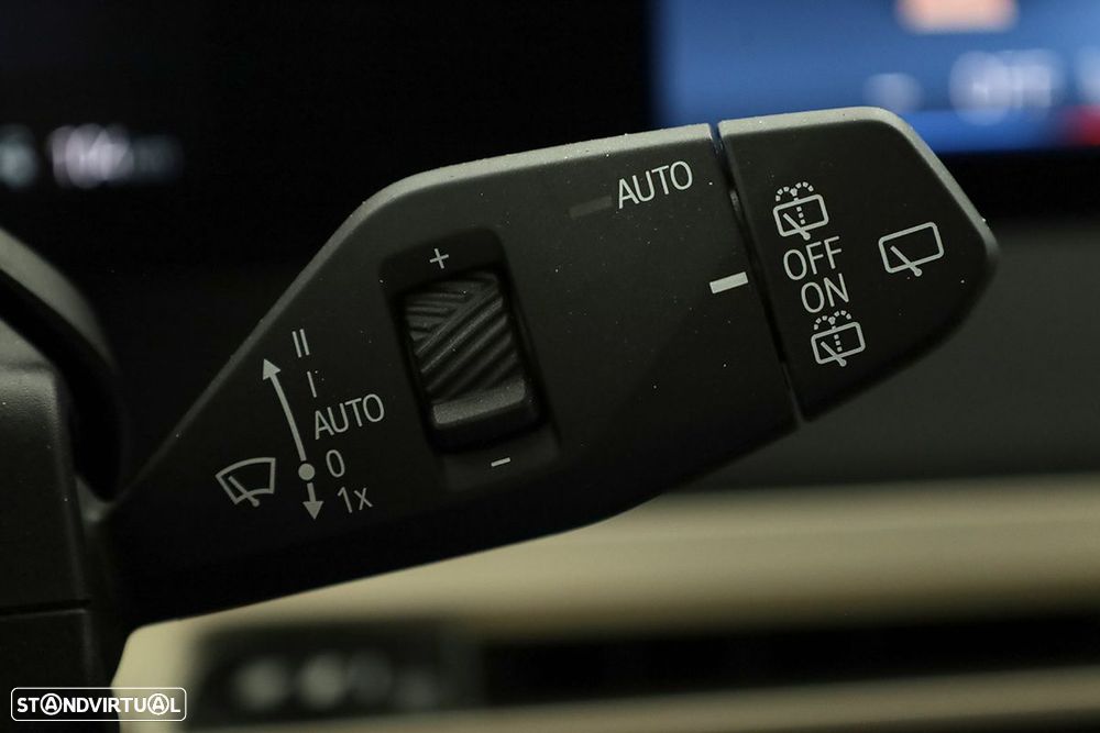 BMW iX xDrive 40 Pack Desportivo - 23