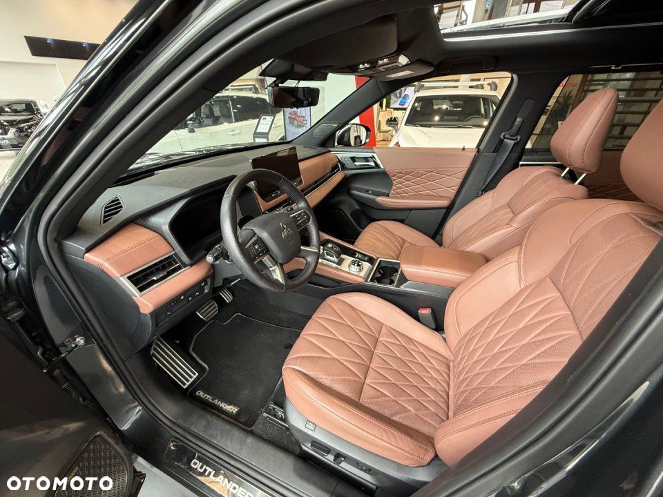 Mitsubishi Outlander - 8