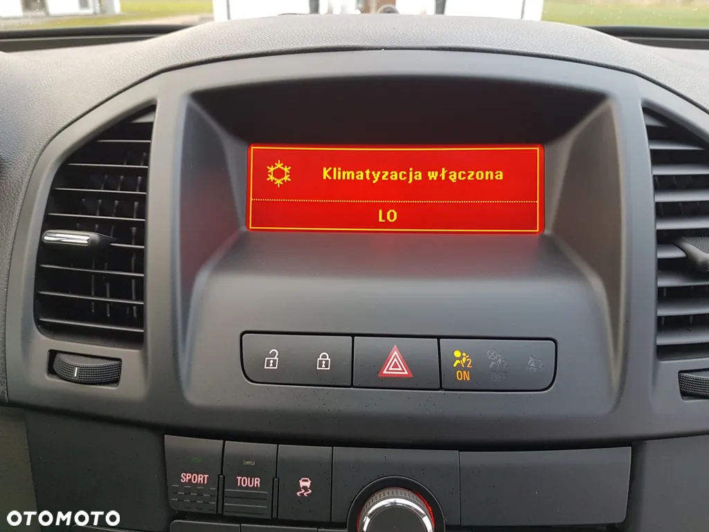 Opel Insignia 1.8 Sports Tourer - 30