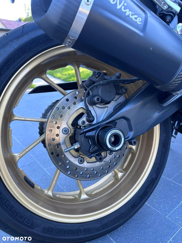Yamaha R7 - 24