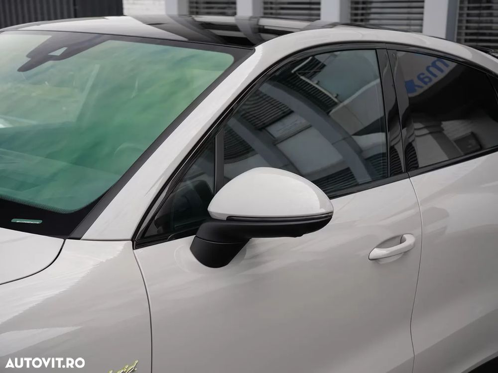 Porsche Cayenne Coupe E-Hybrid - 13