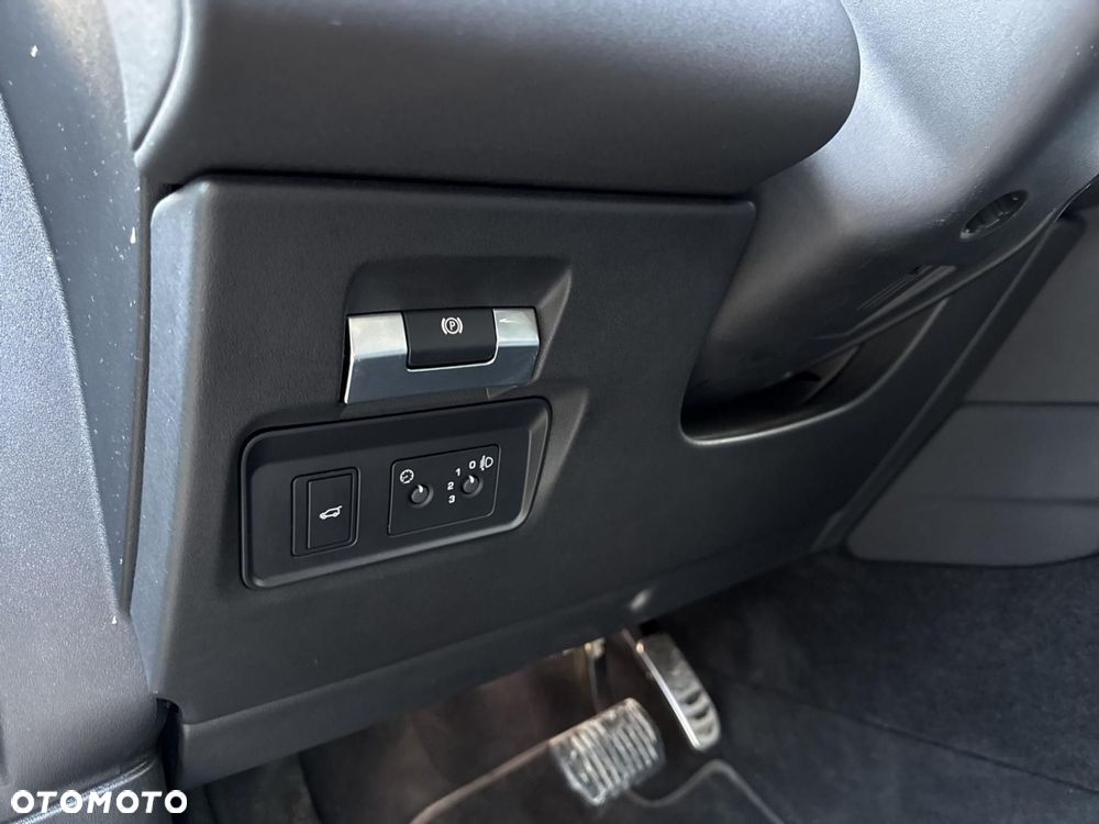 Land Rover Discovery Sport - 10