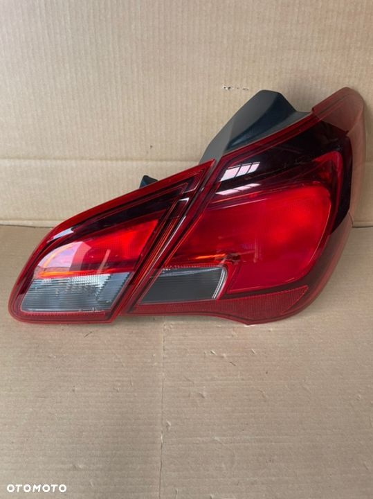 Opel Corsa e lampa tył prawa strona kpl - 1