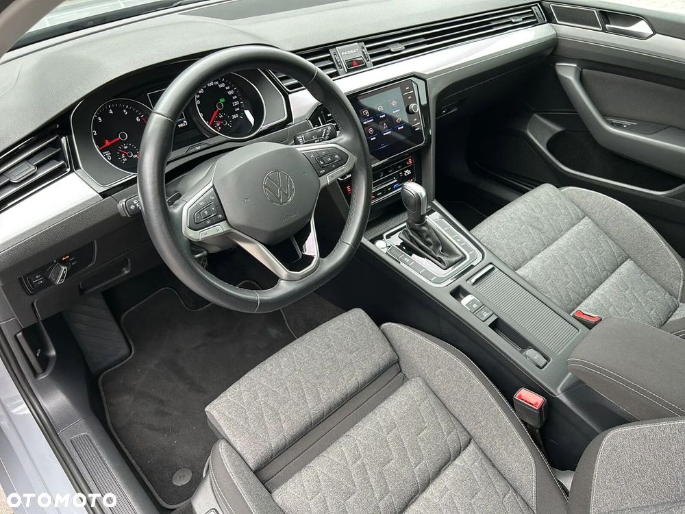 Volkswagen Passat - 8