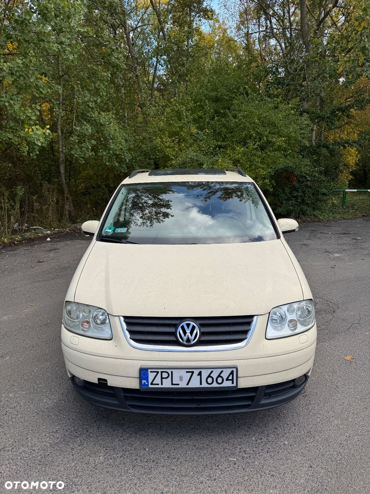 Volkswagen Touran 2.0 TDI DPF Highline DSG - 9