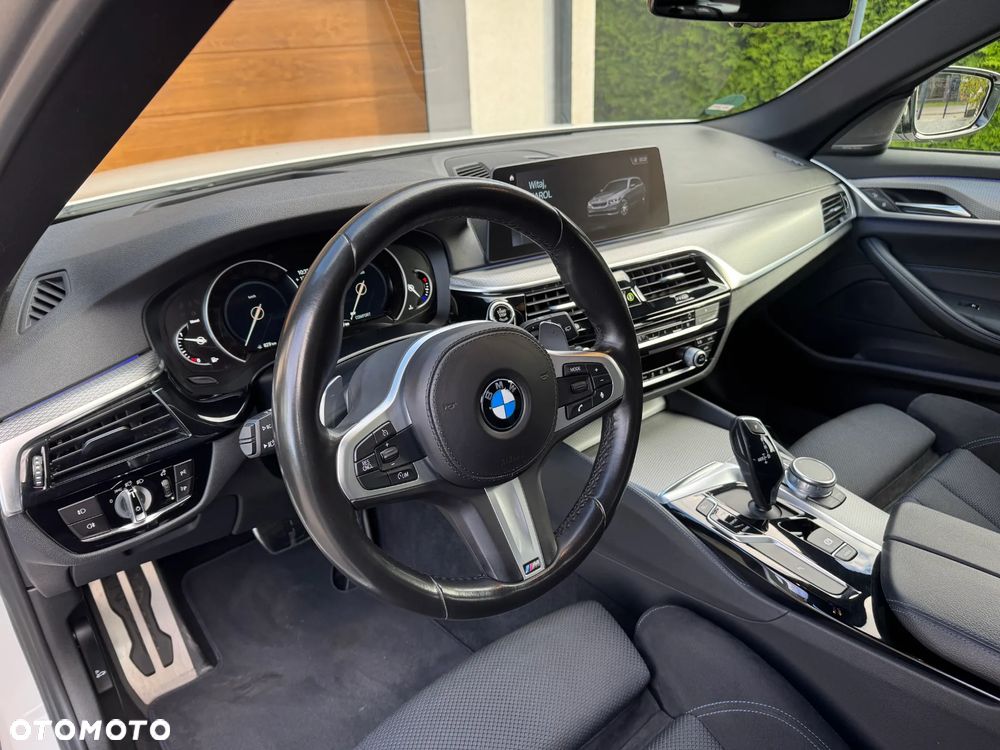 BMW Seria 5 520d Touring M Sport Edition - 21