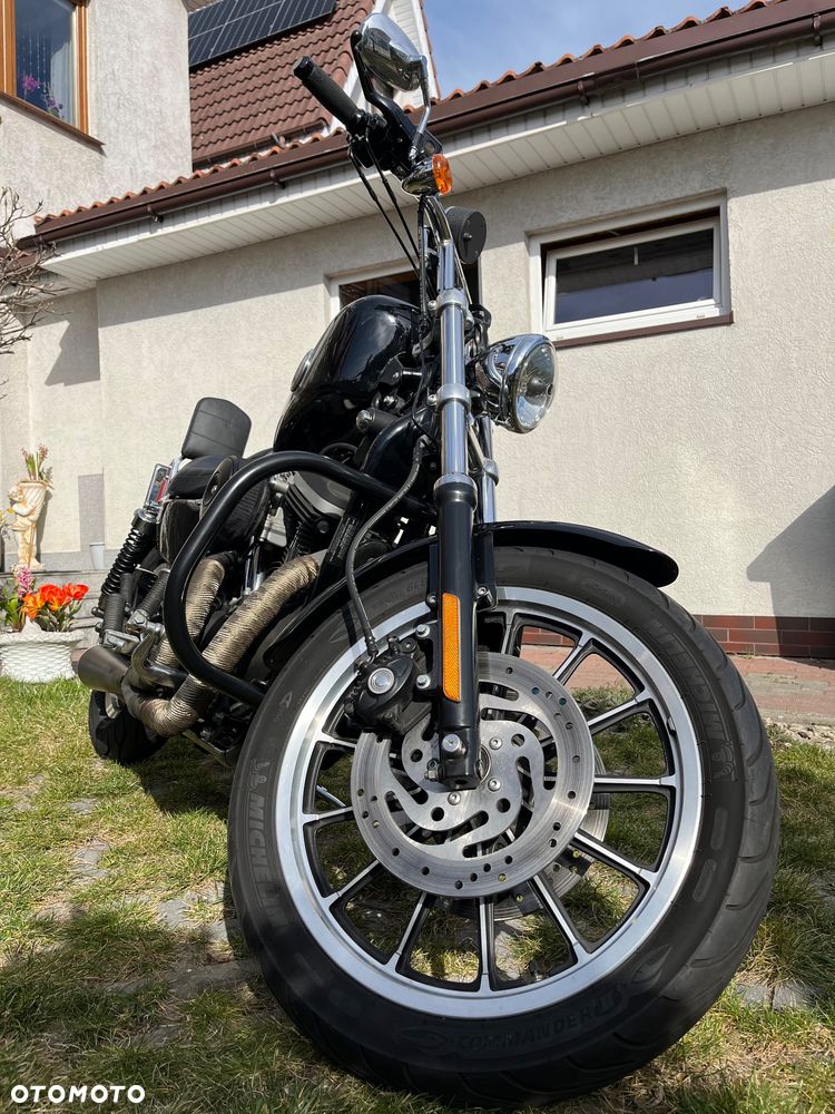 Harley-Davidson Sportster Roadster 883R - 8
