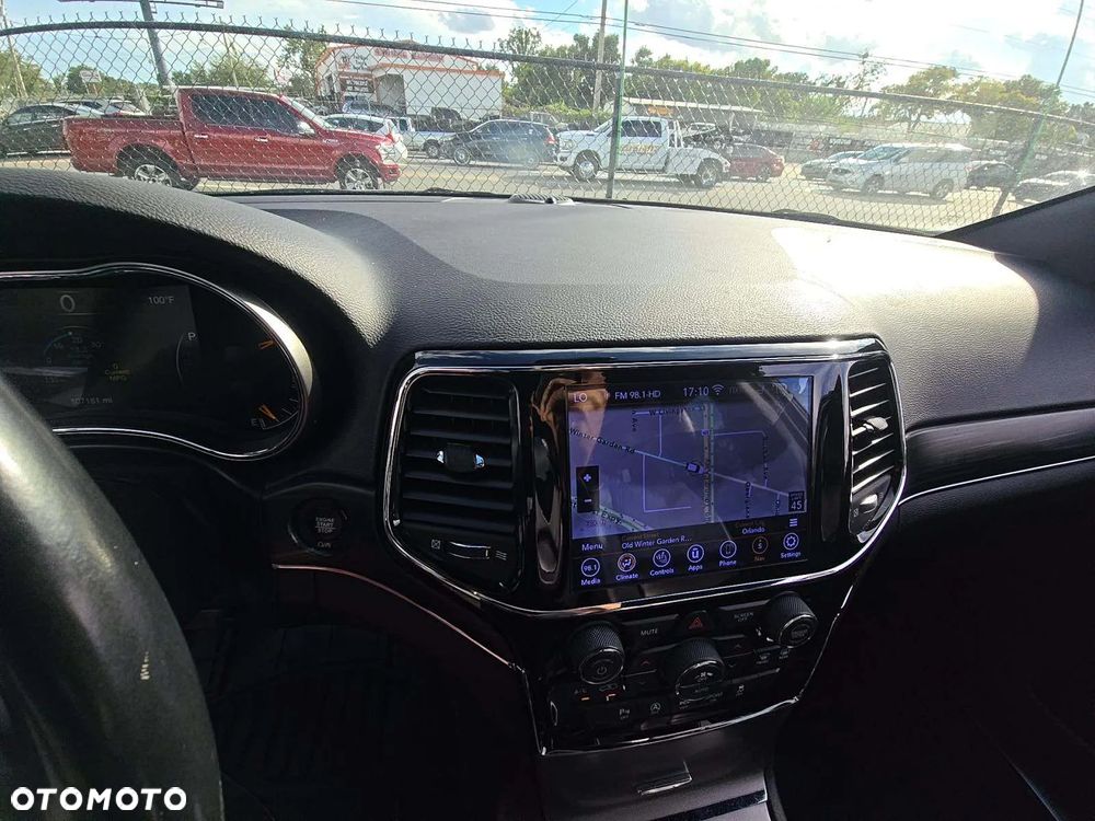 Jeep Grand Cherokee - 8