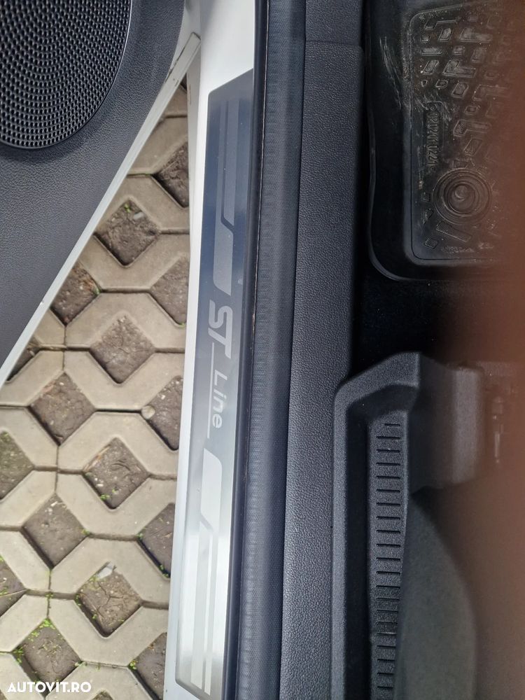 Ford Kuga 2.0 TDCi 4WD Powershift ST-Line - 9