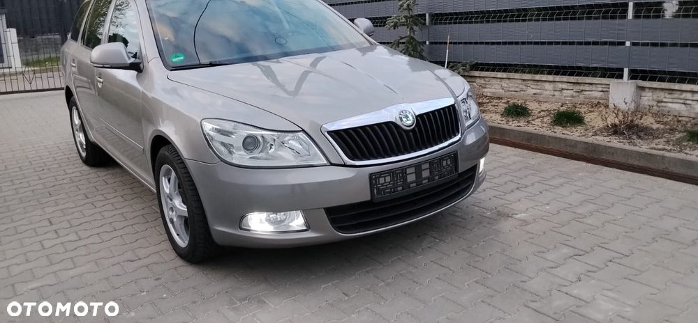 Skoda Octavia 1.6 TDI DPF Elegance - 1