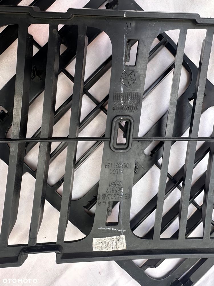 Oryginalne kratki grilla, jeep grand cherokee wk2 - 3