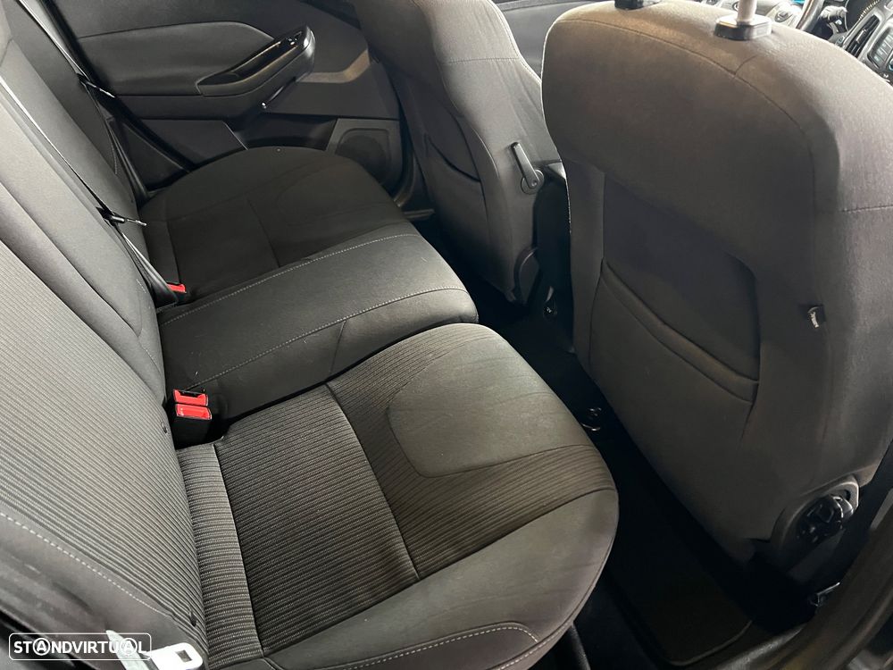 Ford Focus SW 1.6 TDCi Titanium Best - 8