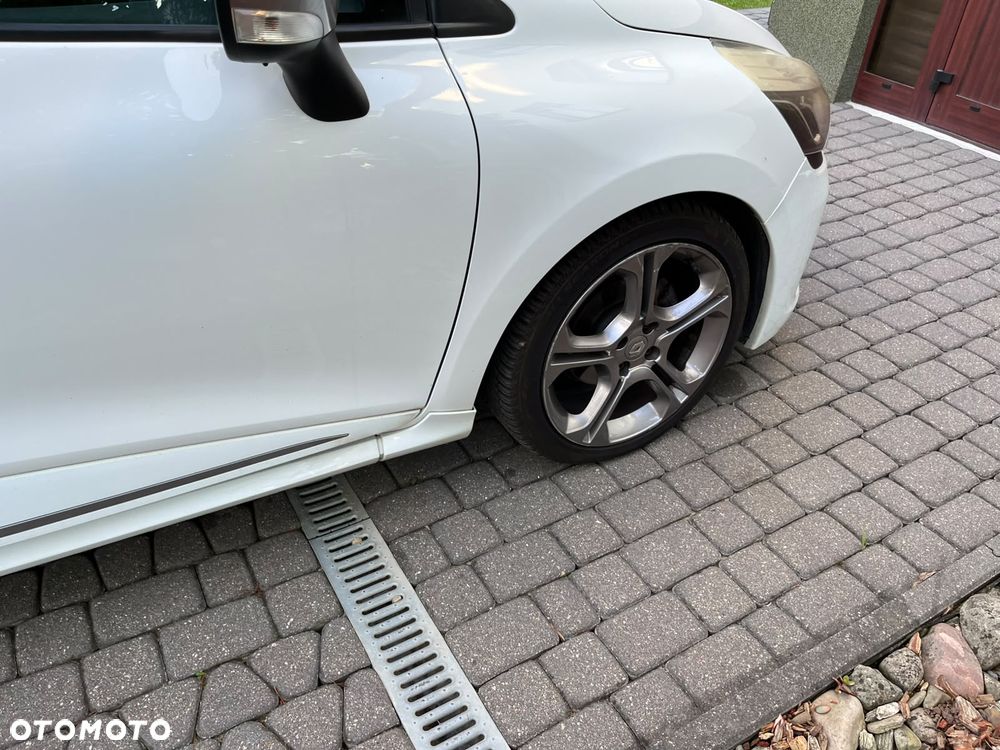 Renault Clio - 10
