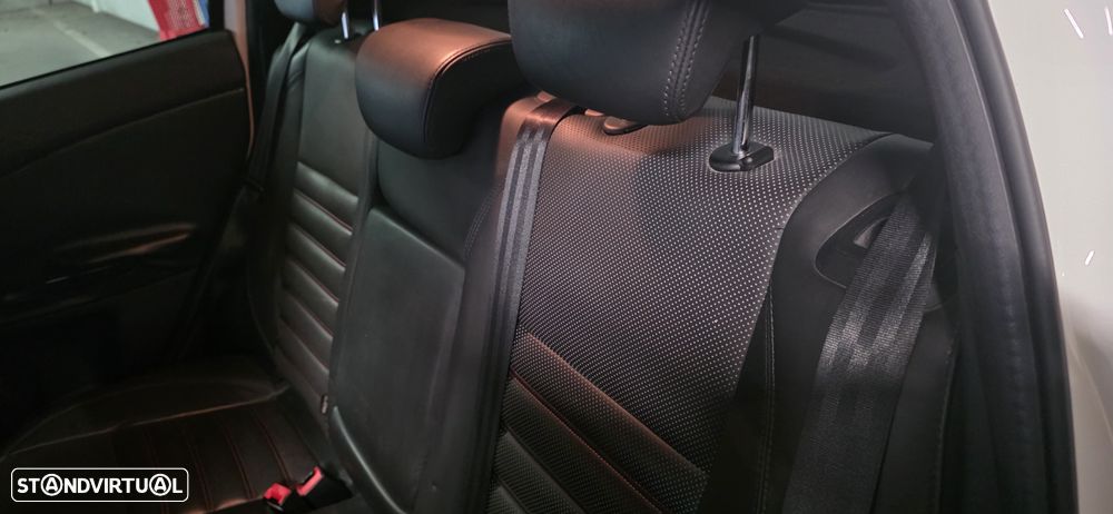 Alfa Romeo Giulietta 1.6 JTDm Exclusive - 12