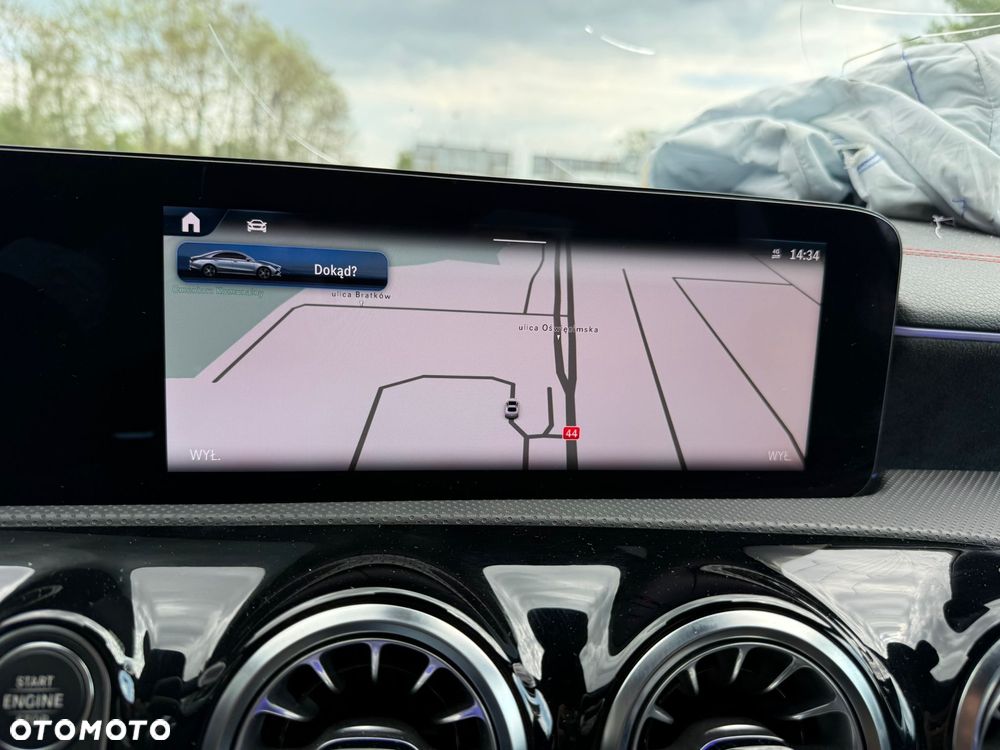 Mercedes-Benz CLA 180 AMG Line 7G-DCT - 17