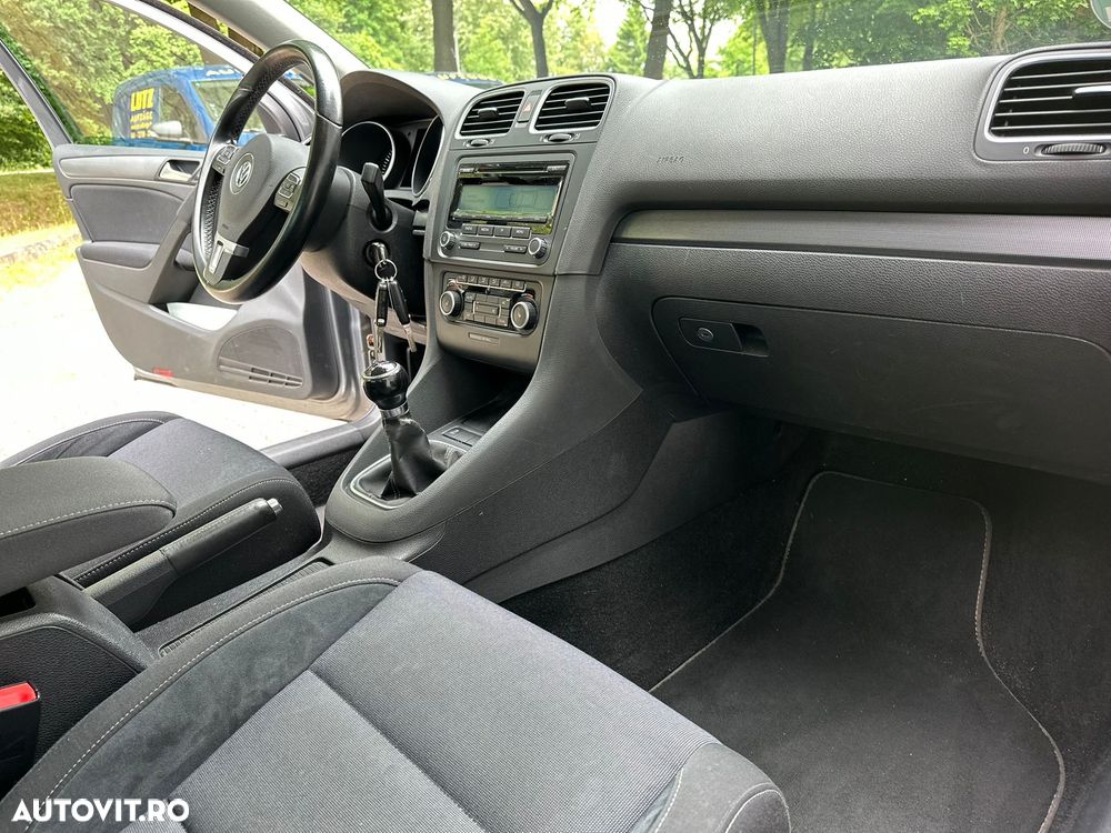 Volkswagen Golf - 10