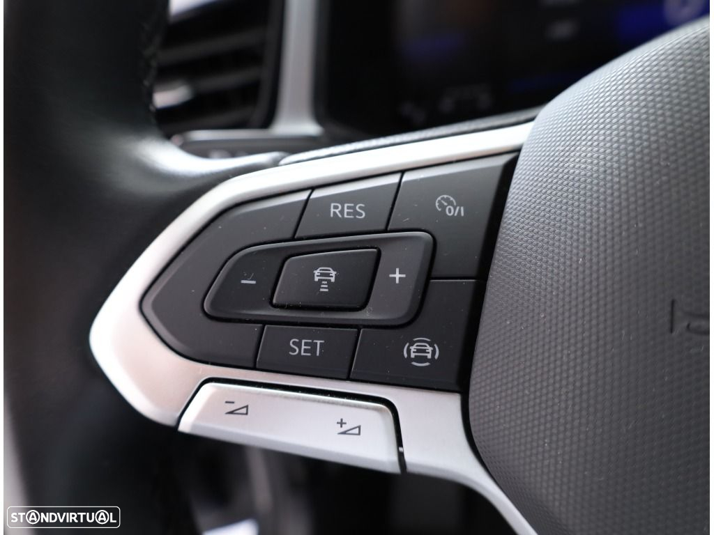 VW T-Roc 1.0 TSI Urban - 33