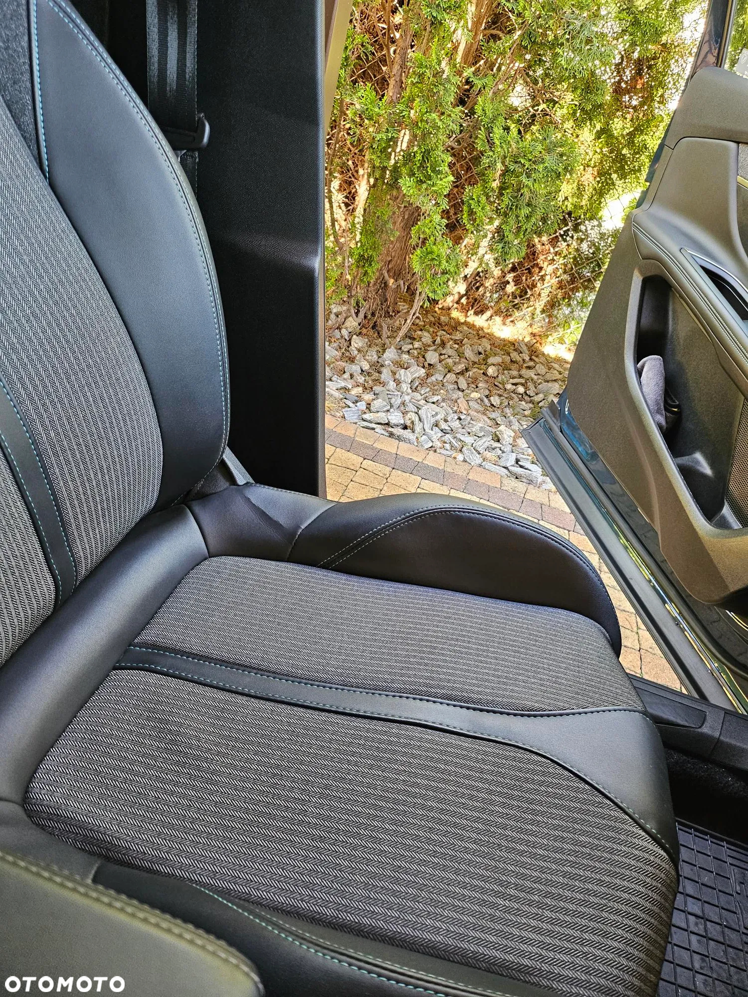 Peugeot 3008 1.6 PureTech GPF Allure S&S EAT8 - 11