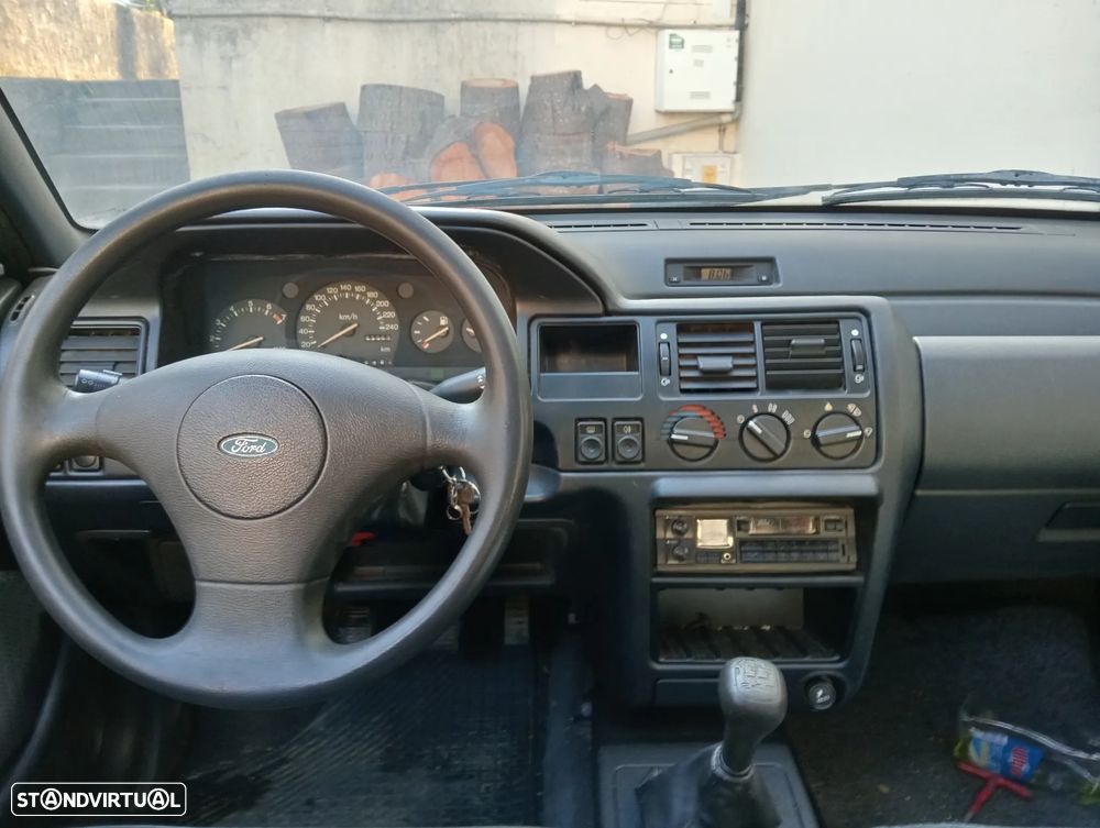 Ford Orion 1.4 CLX - 2