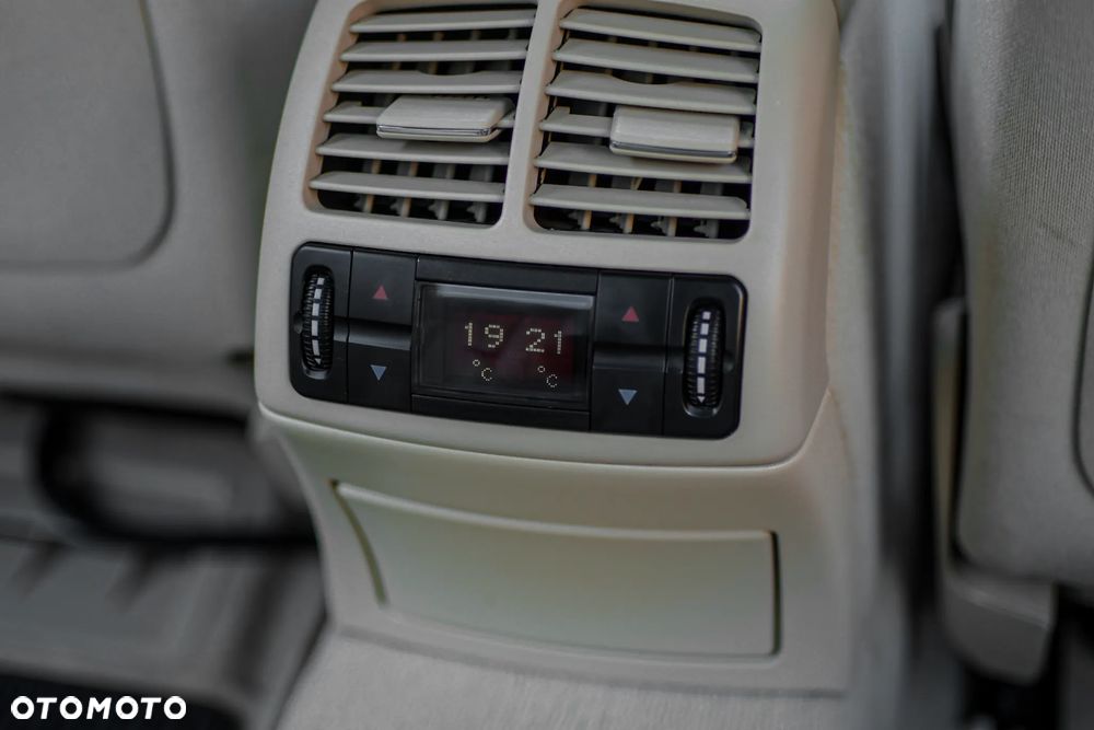 Mercedes-Benz Klasa E 200 Kompressor Automatik Elegance Sport Edition - 23